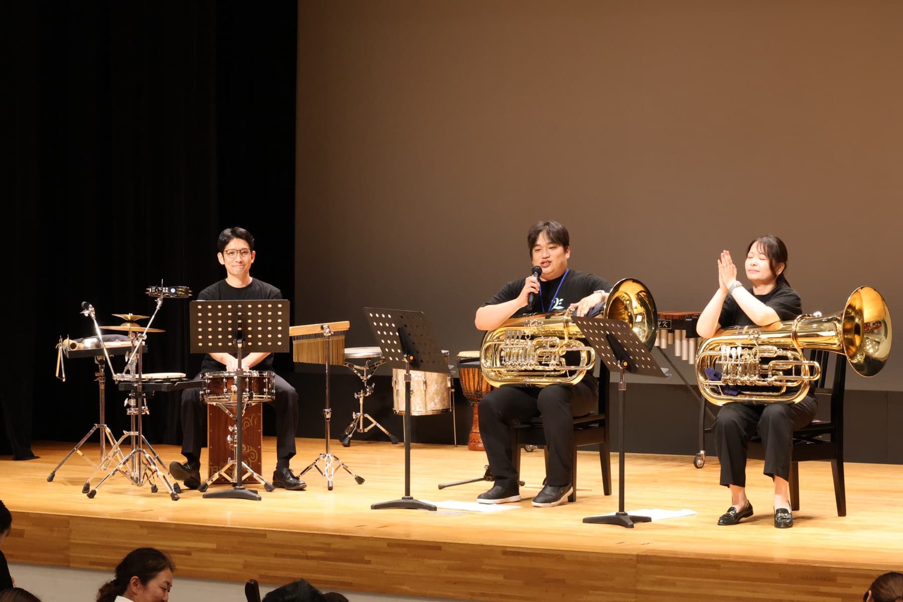 テューバ二重奏とゲスト打楽器による演奏の様子（イメージ）