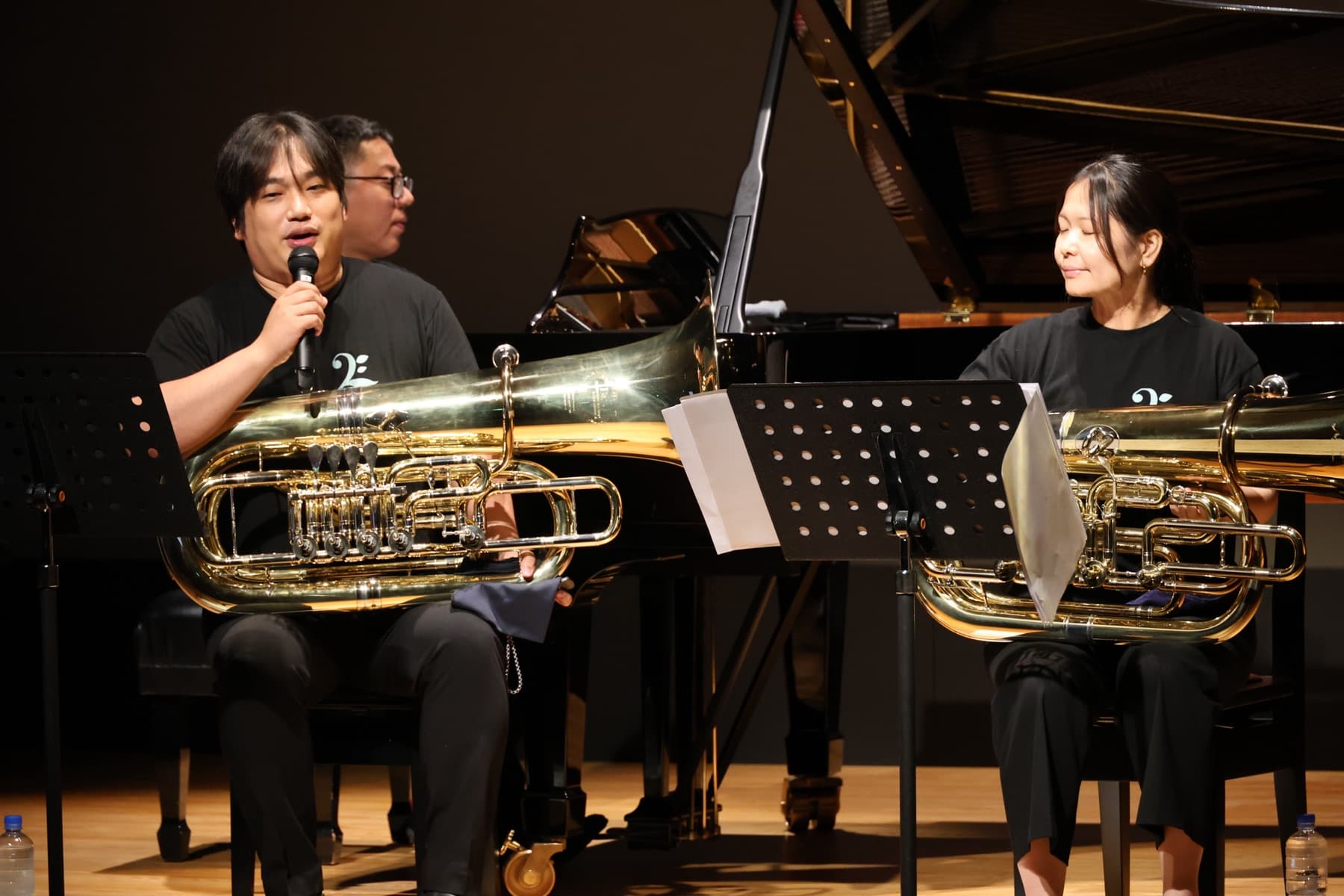 テューバを演奏する代表理事・小林悠真（イメージ）
